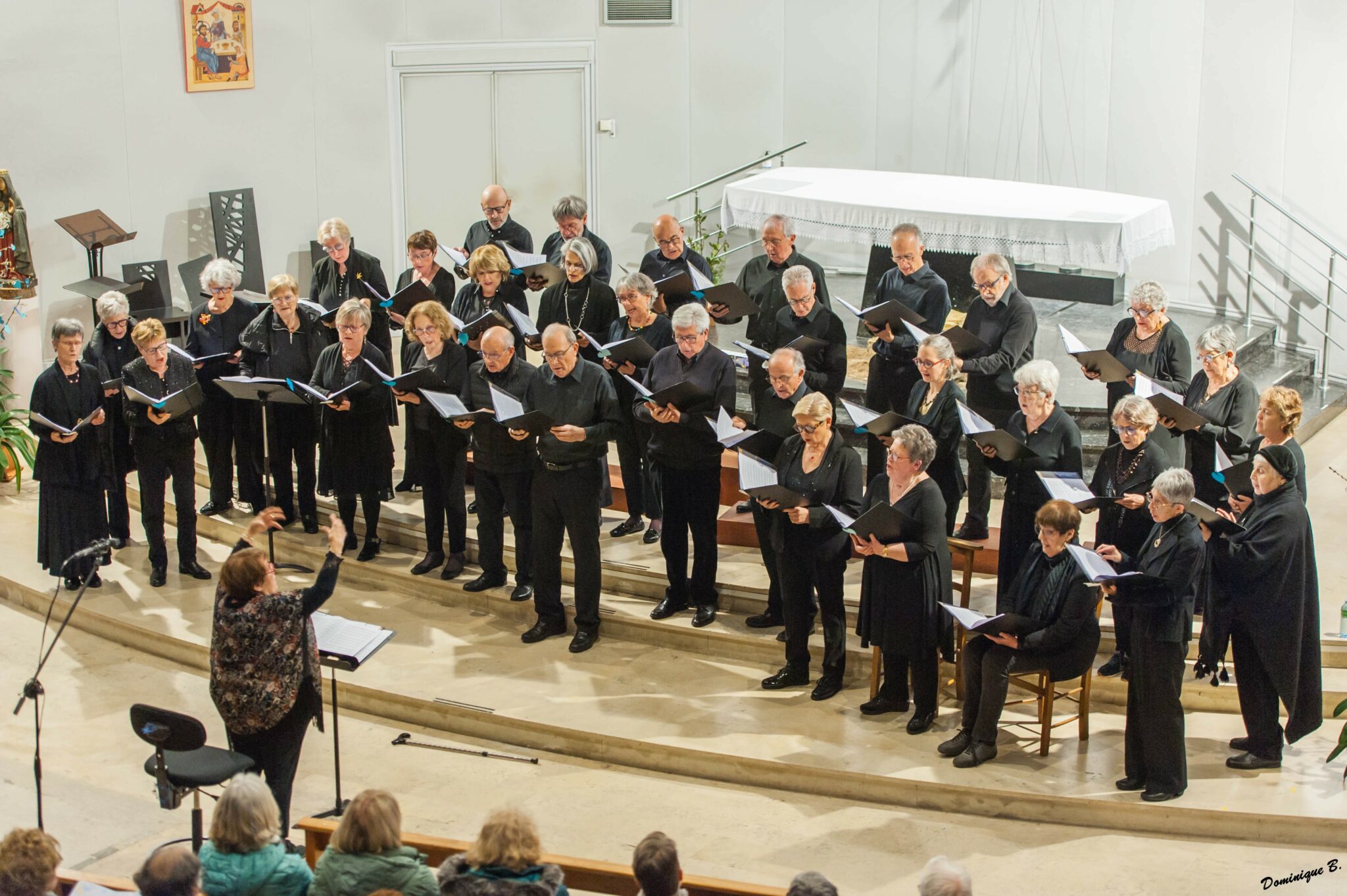 Lire la suite à propos de l’article Photos Concert “Voix du Fleuve Chante Ses Mots Bleus”